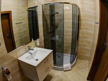 Фото номера Двухместный номер с 1 кроватью и собственной ванной комнатой Отель Hotel Serby г. Глогув 4
