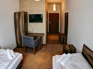 Фото номера Двухместный номер с 1 кроватью и собственной ванной комнатой Отель Hotel Serby г. Глогув 7