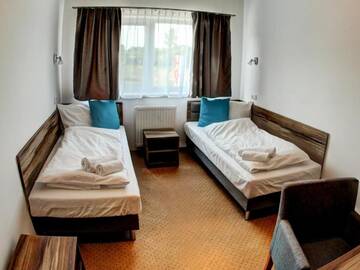 Фото номера Двухместный номер с 1 кроватью и собственной ванной комнатой Отель Hotel Serby г. Глогув 10