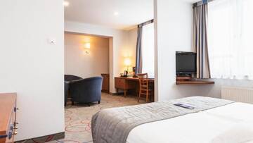 Фото номера Полулюкс Отель Qubus Hotel Głogów г. Глогув 4
